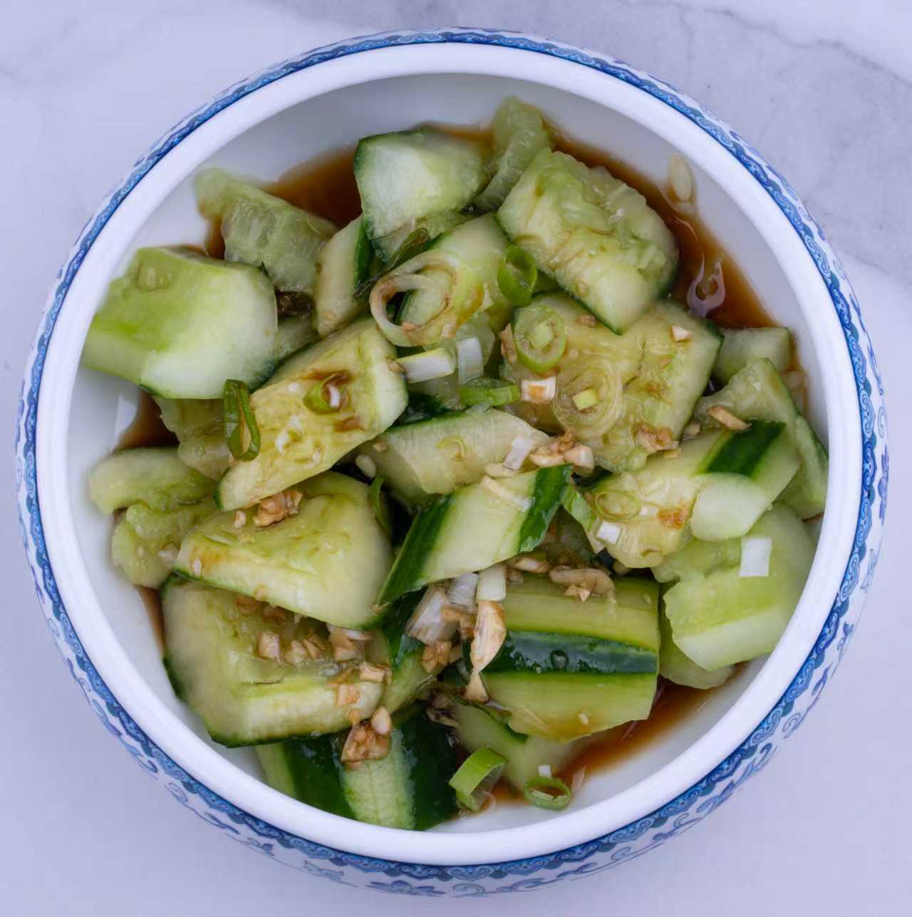 03. CETRIOLI SCHIACCIATI IN SALSA 🌶️